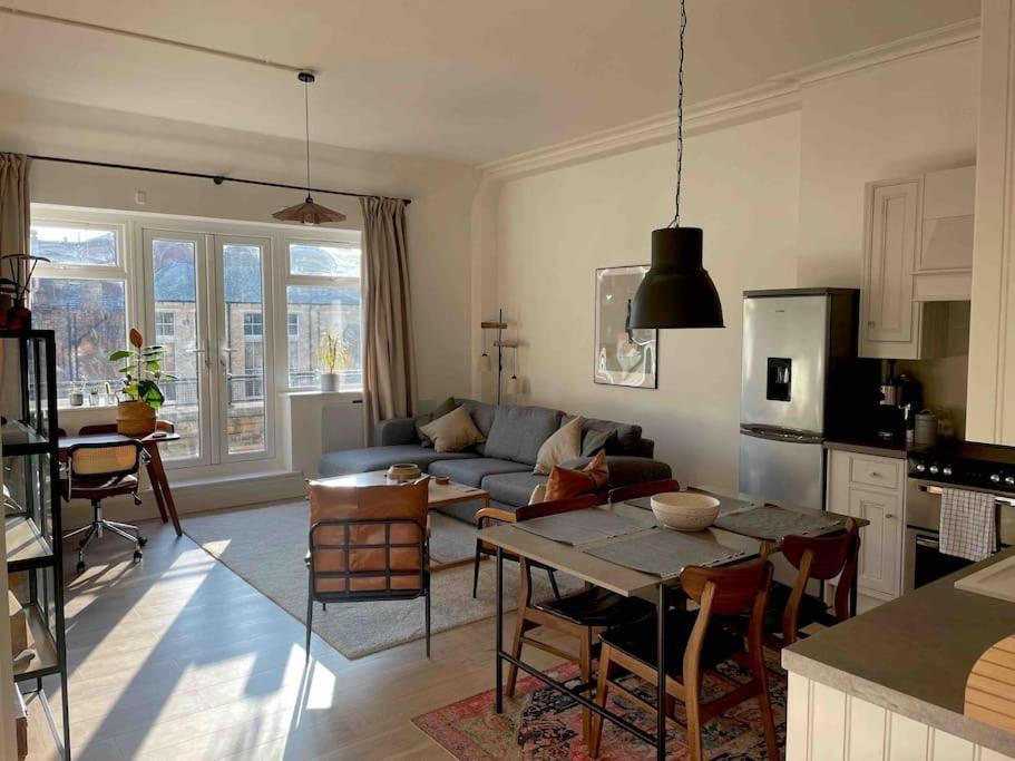 Stylish City-Centre Apartment With Balcony Liverpool Eksteriør billede