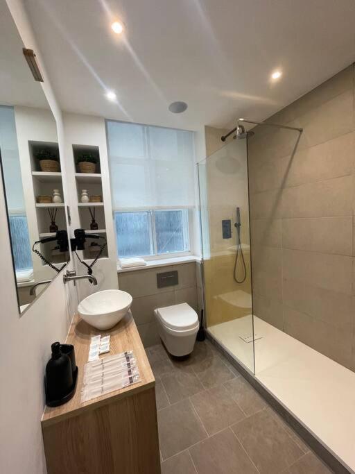 Stylish City-Centre Apartment With Balcony Liverpool Eksteriør billede