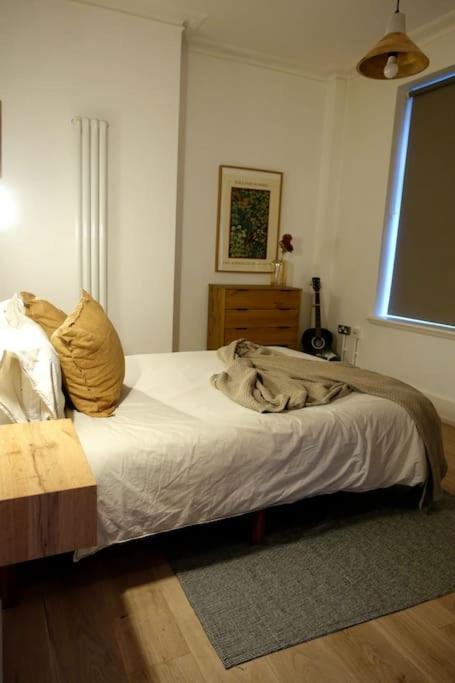 Stylish City-Centre Apartment With Balcony Liverpool Eksteriør billede