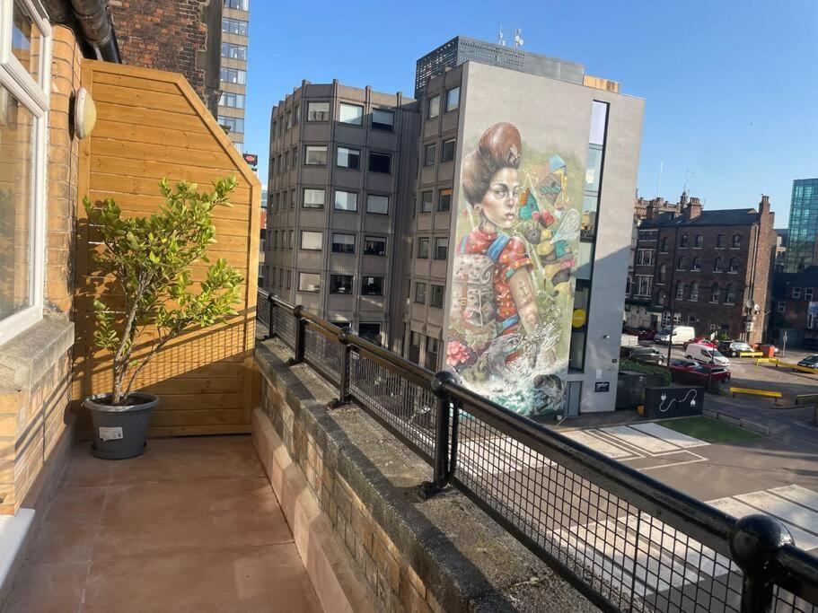 Stylish City-Centre Apartment With Balcony Liverpool Eksteriør billede